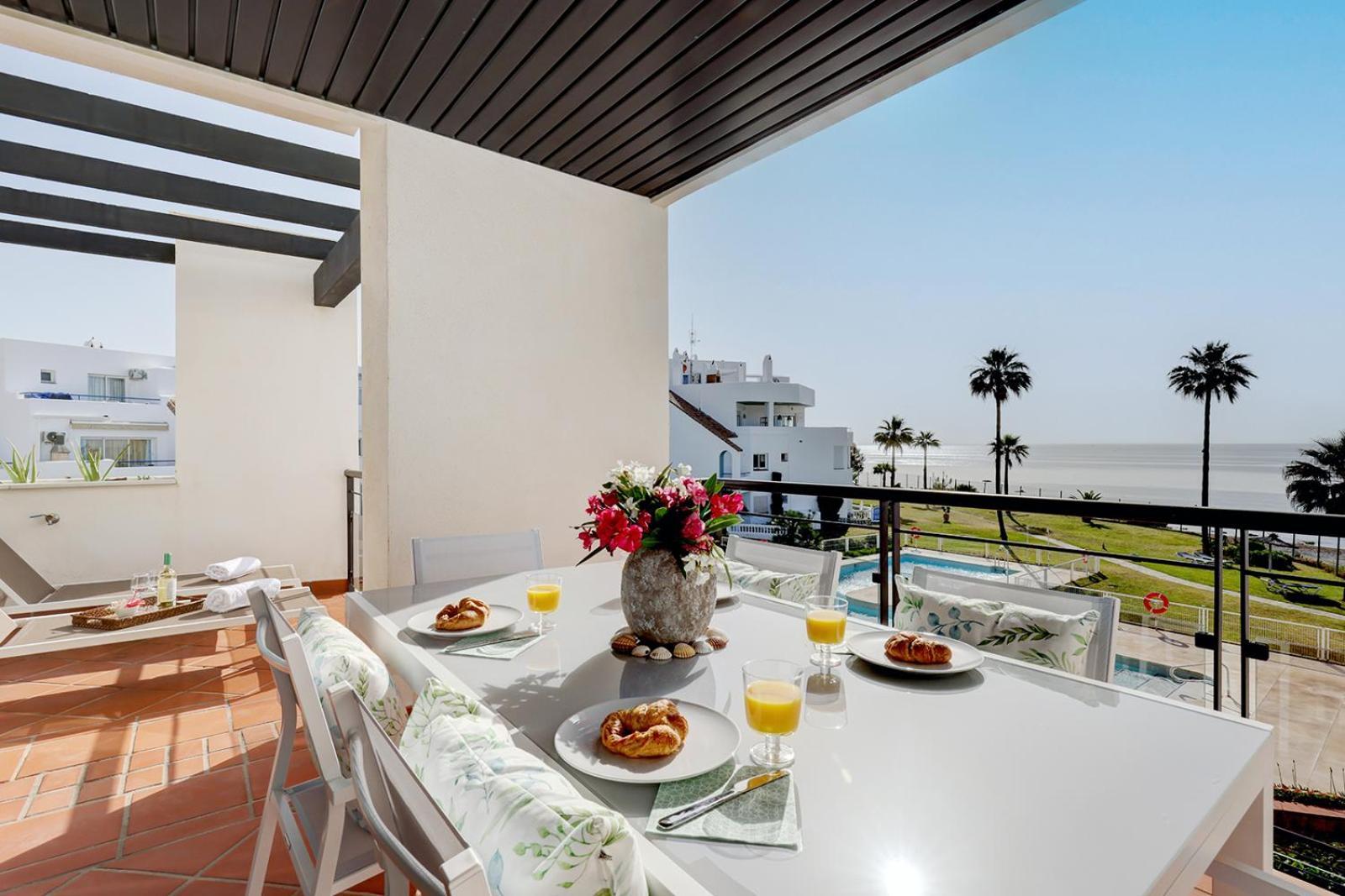 Sunrise Beach Front - Casares Del Mar Buitenkant foto