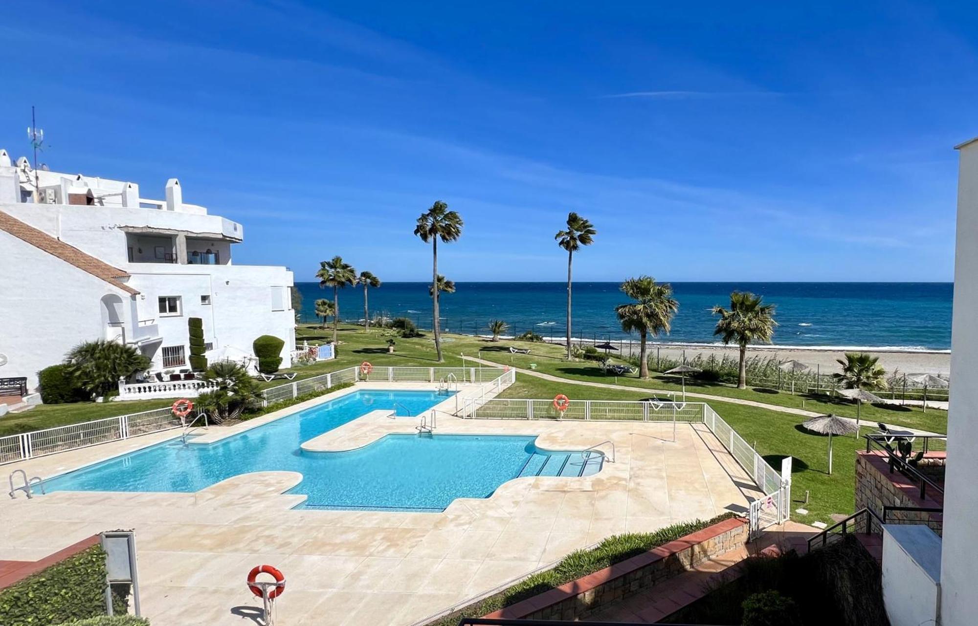 Sunrise Beach Front - Casares Del Mar Buitenkant foto