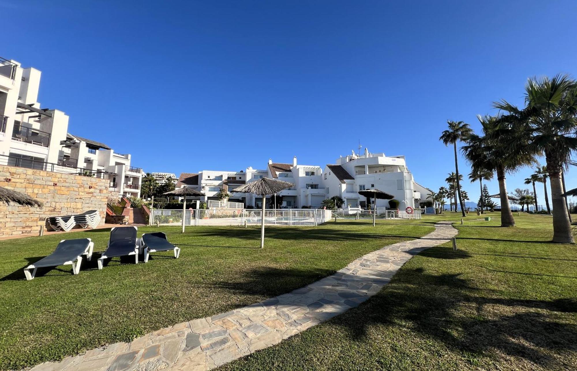 Sunrise Beach Front - Casares Del Mar Buitenkant foto