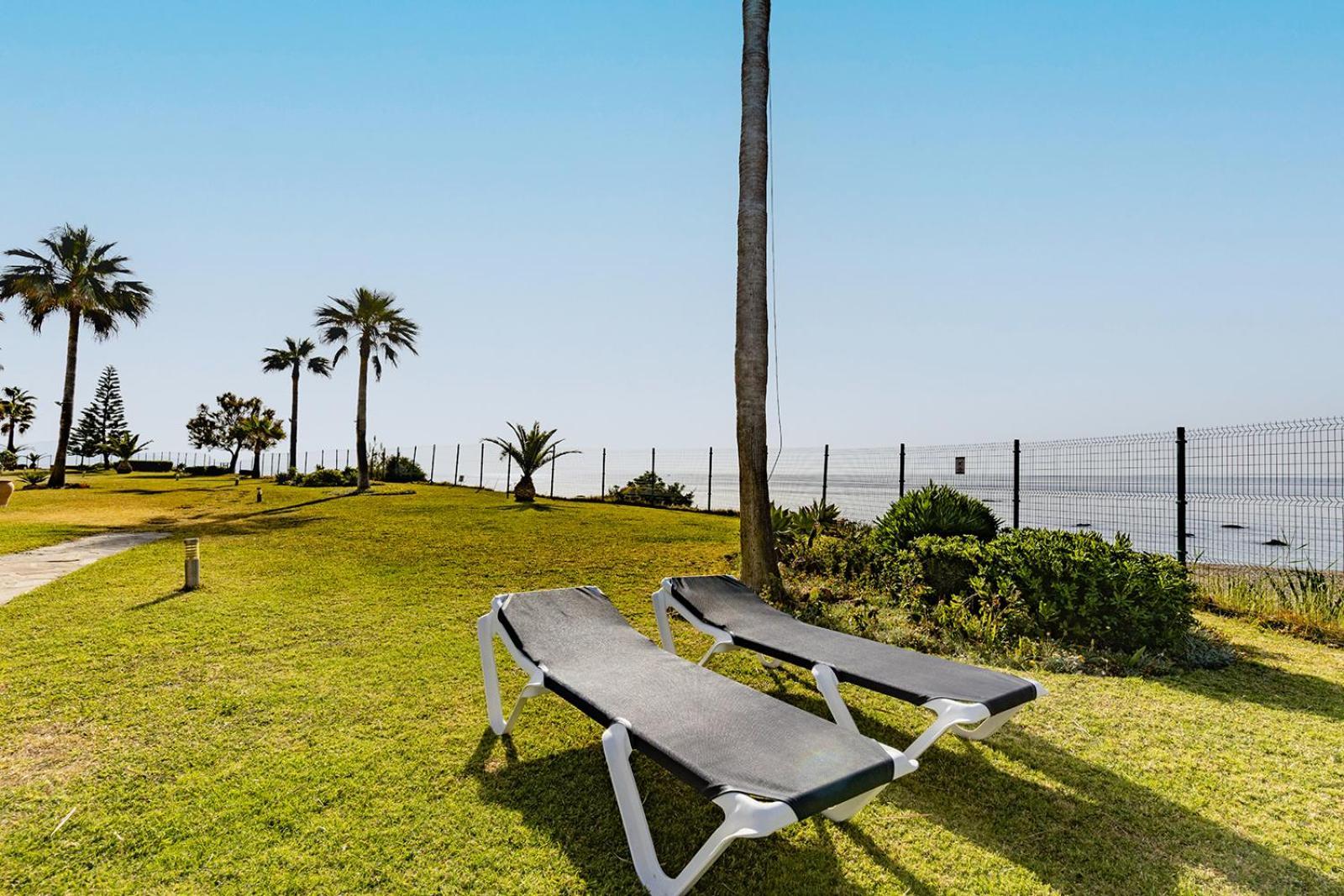 Sunrise Beach Front - Casares Del Mar Buitenkant foto