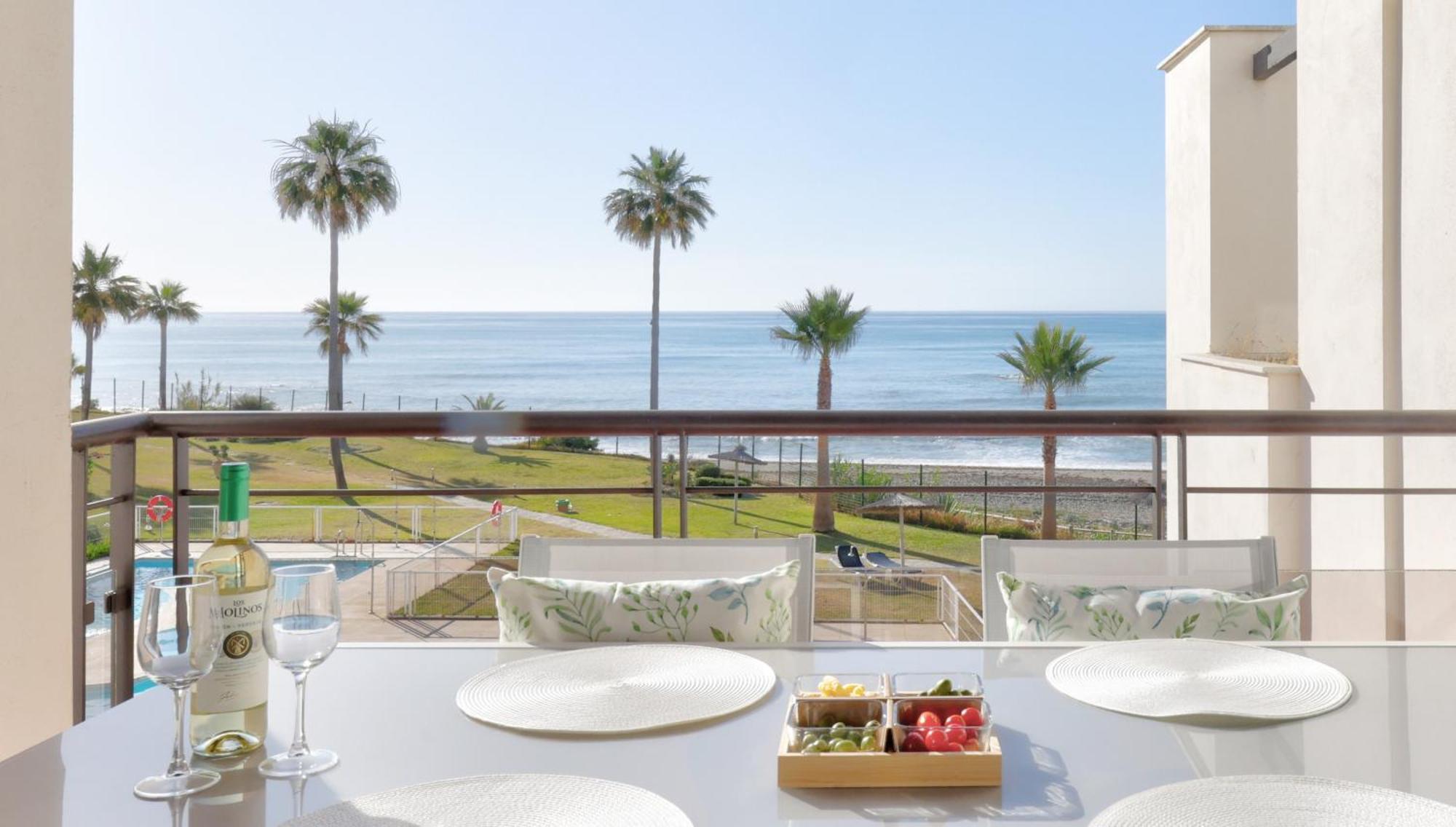 Sunrise Beach Front - Casares Del Mar Buitenkant foto